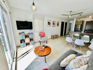 Departamento cerca del mar y con vista