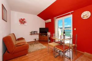 Apartments by the sea Trogir - 24168