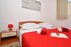 Apartments by the sea Trogir - 24168