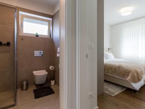 Apartments with parking space Porec - 24316