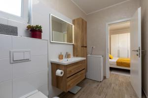 Holiday house with a parking space Rovinj - 24274