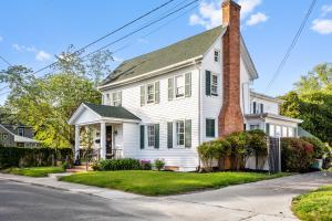 Historic Downtown Berlin Home Dog Friendly Home