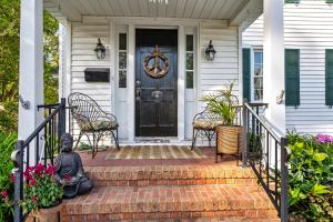 Historic Downtown Berlin Home Dog Friendly Home