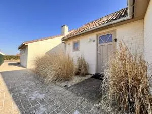 Modern 3-Bedroom Holiday Home Near Beach - Harendijk
