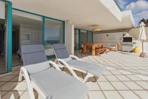 Amplia terraza en primera linea, Playa Amarilla