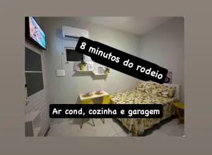 Mini apt 5 m centro com ar, cozinha e garagem - 迪维诺波利斯