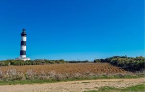 Maisons de vacances 3 Bedroom Stunning Home In Le Chateau-D-oleron : photos des chambres