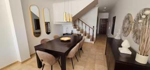 Live the Beach Life, Duplex Apartment with Beach Views Just 3 Minutes from the Ocean