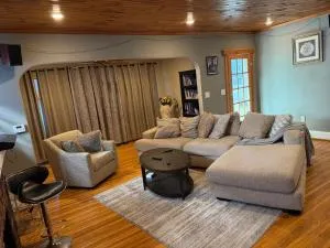 3 bedroom stylish house - Tonawanda