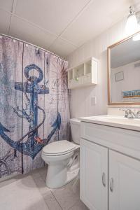 Spacious 2-Bedroom Condo in Mid-Town Ocean City Steps from Beach & Pool