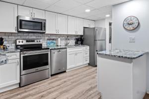 Ocean Block 2-Bedroom, 2-Bathroom Condo in Midtown Ocean City