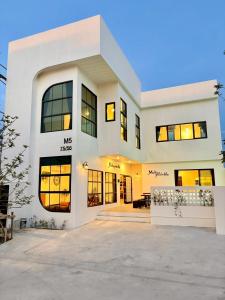 Medina Private Pool Villa-บางแสน