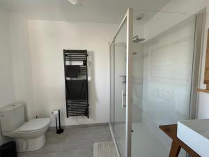 Maisons de vacances Maison T4 a La Teste-de-Buch avec Terrasse et WIFI - FR-1-319-603 : photos des chambres