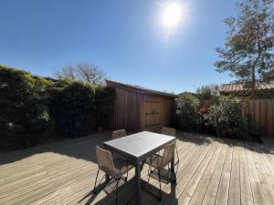 Maisons de vacances Maison T4 a La Teste-de-Buch avec Terrasse et WIFI - FR-1-319-603 : photos des chambres