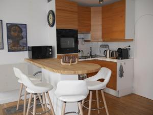 Charmant appartement au cœur de Le Palais, proche commerces et plage - FR-1-418-268