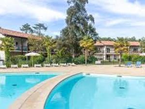 Maison confortable 6 pers, terrasse, résidence avec piscine et parking proche mer - FR-1-239-1118