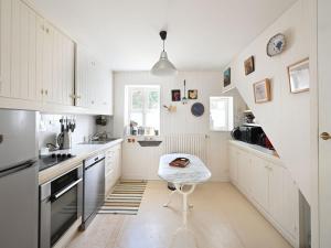 Maisons de vacances Maison de village charme central ile - FR-1-434-121 : photos des chambres