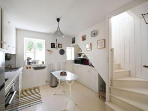 Maisons de vacances Maison de village charme central ile - FR-1-434-121 : photos des chambres