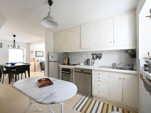 Maisons de vacances Maison de village charme central ile - FR-1-434-121 : photos des chambres