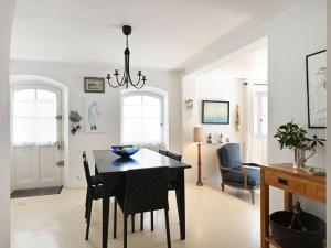 Maisons de vacances Maison de village charme central ile - FR-1-434-121 : photos des chambres