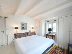 Maisons de vacances Maison de village charme central ile - FR-1-434-121 : photos des chambres