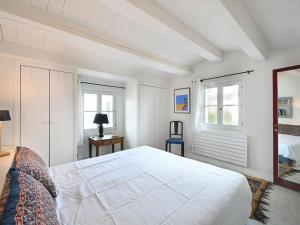 Maisons de vacances Maison de village charme central ile - FR-1-434-121 : photos des chambres