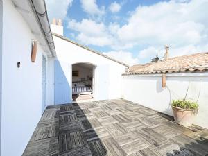 Maisons de vacances Maison de village charme central ile - FR-1-434-121 : photos des chambres