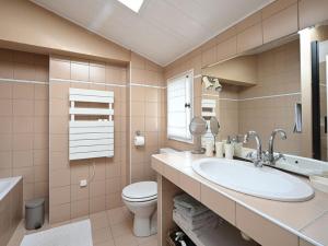 Maisons de vacances Maison de village charme central ile - FR-1-434-121 : photos des chambres