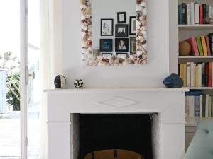 Maisons de vacances Maison de village charme central ile - FR-1-434-121 : photos des chambres