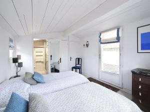 Maisons de vacances Maison de village charme central ile - FR-1-434-121 : photos des chambres