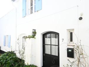 Maisons de vacances Maison de village charme central ile - FR-1-434-121 : photos des chambres