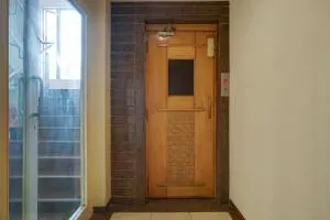 Townhouse Oak Orchard Hotel - Yerandwane