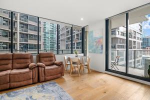 2BR Near Southern Cross Station and Skybus Stop