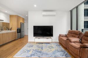 2BR Near Southern Cross Station and Skybus Stop