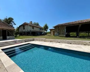 Grande maison familiale de caractère avec piscine chauffée - Dévillac