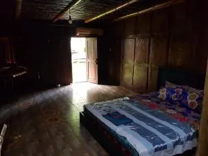 Chez Laelik2 - Watukarung