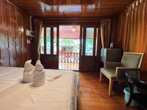 แสนสุข รีสอร์ท ขนอม