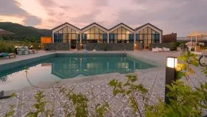 Le Pavilion Pool Villa - Yeongju