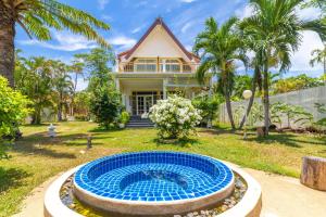 Tongtong Garden Holiday Hotel普吉岛通通花园酒店