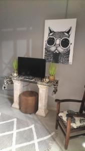 J & M Elegant Escape