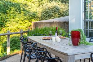 Romantic Getaway - Private Guest Suite - Country setting amongst Oranges best Wineries