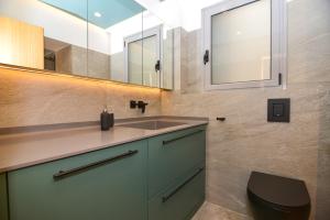 Athens centre top floor stylish 2 min walk metro