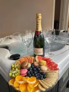 illusion 1 - Piraeus