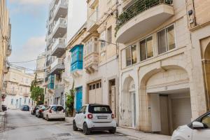 Tropea Court Sliema Apartment 6a By Homely