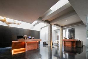 Atour Hotel Shanghai Jingan Temple West Nanjing Road