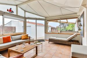 Maisons de vacances La Cabane Rouge - Wifi - Parking : photos des chambres