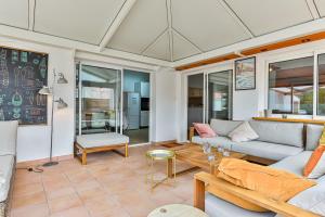 Maisons de vacances La Cabane Rouge - Wifi - Parking : photos des chambres