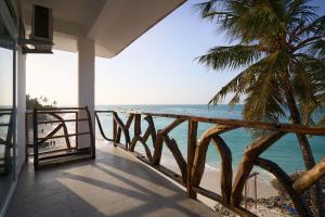 Dhow Beach Boutique Hotel