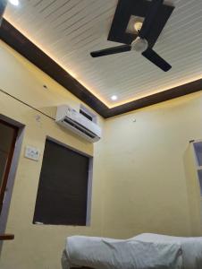 Mandakini paying guest House