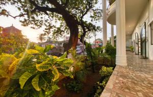 Hare Rama Hare Krishna - EESHA Hotel